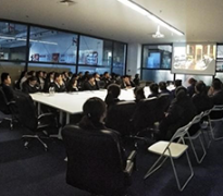 《商務禮儀與酒桌文化》 《商務禮儀與酒桌文化》